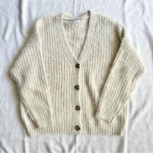 Arizona cream knit fuzzy oversized cardigan, size xsmall